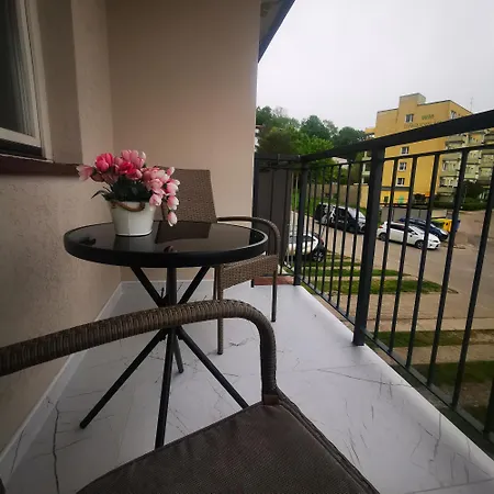 Apartment Premium Dywizjonu 303 *
