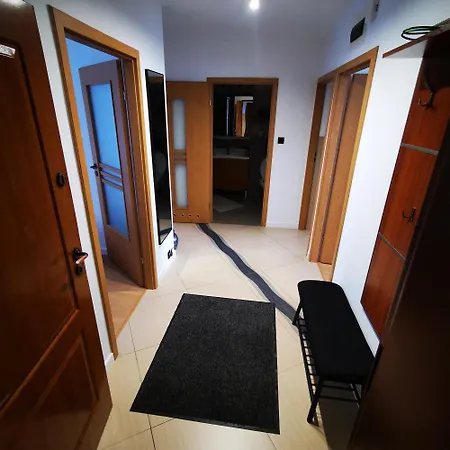 Apartment Premium Dywizjonu 303 *
